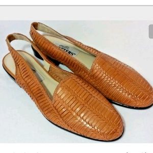 8N Trotters Slingback Flat Woven Leather Flats